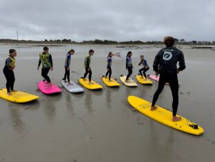 Les collégiens de St Jo retrouvent les joies du surf !