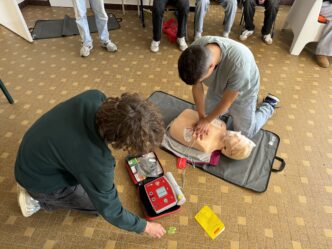 Les élèves en spé sportive formés aux gestes qui sauvent Les élèves en spé sportive formés aux gestes qui sauvent